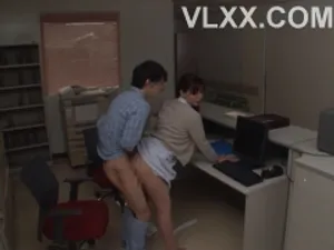 Em trai thiếu tiền anh giang hồ, chị gái phải bán thân trong 10 ngày để trả nợ