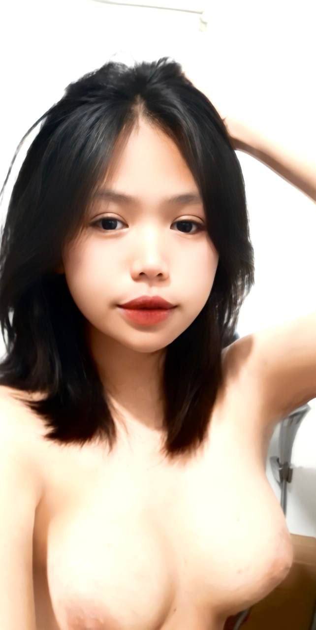 ele minha bucetinha me metendo eu gemia muito eu levava gozada na boca